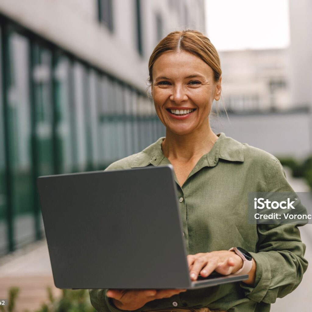 smějící se Veronika - online účetní